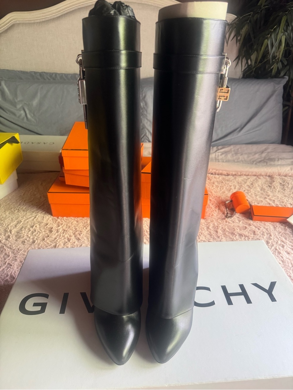 Givenchy shark lock Pant boots— Black Leather with Logo Charm. Very comfortable - Picture 3 of 17